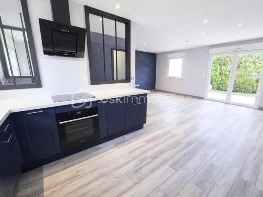 Maison de plain-pied à vendre 209 000 € 3 pièces 2 chambres 69 m² 348 m² de terrain Mourmelon-le-Grand 51400