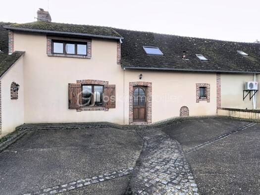 Maison à vendre 145 000 € 5 pièces 4 chambres 124 m² Douchy-Montcorbon 45220