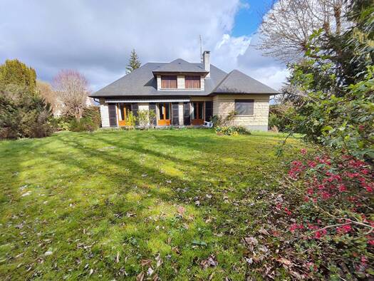 Maison à vendre 875 000 € 8 pièces 5 chambres 176 m² 1 046 m² de terrain L'Étang-la-Ville 78620