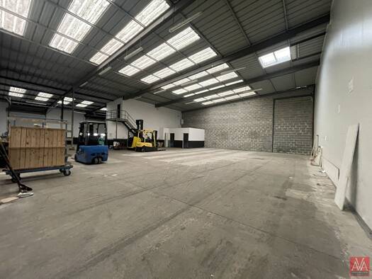 Local commercial à louer 4 500 € 890 m² de surface de vente Caen 14000