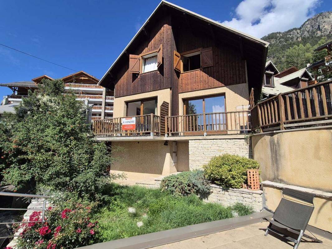 Maison 10 pièces 153 m² · à Briançon · 153 m² · 700 000 €