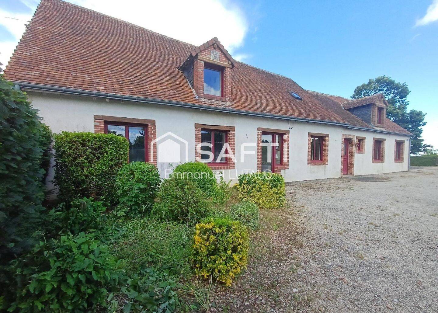 Maison 8 pièces 192 m² · à Cloyes-les-Trois-Rivières · 192 m² · 239 000 €