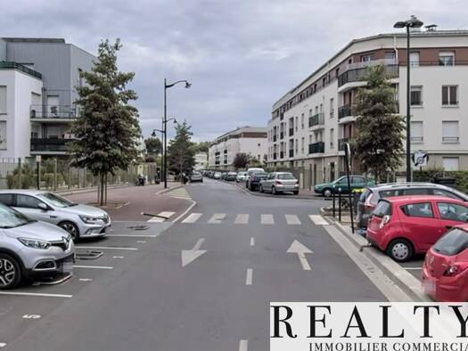 Boutique à louer 15 000 € 1 246 m² de surface de vente Ermitage-Nacelle Papeterie Corbeil-Essonnes 91100