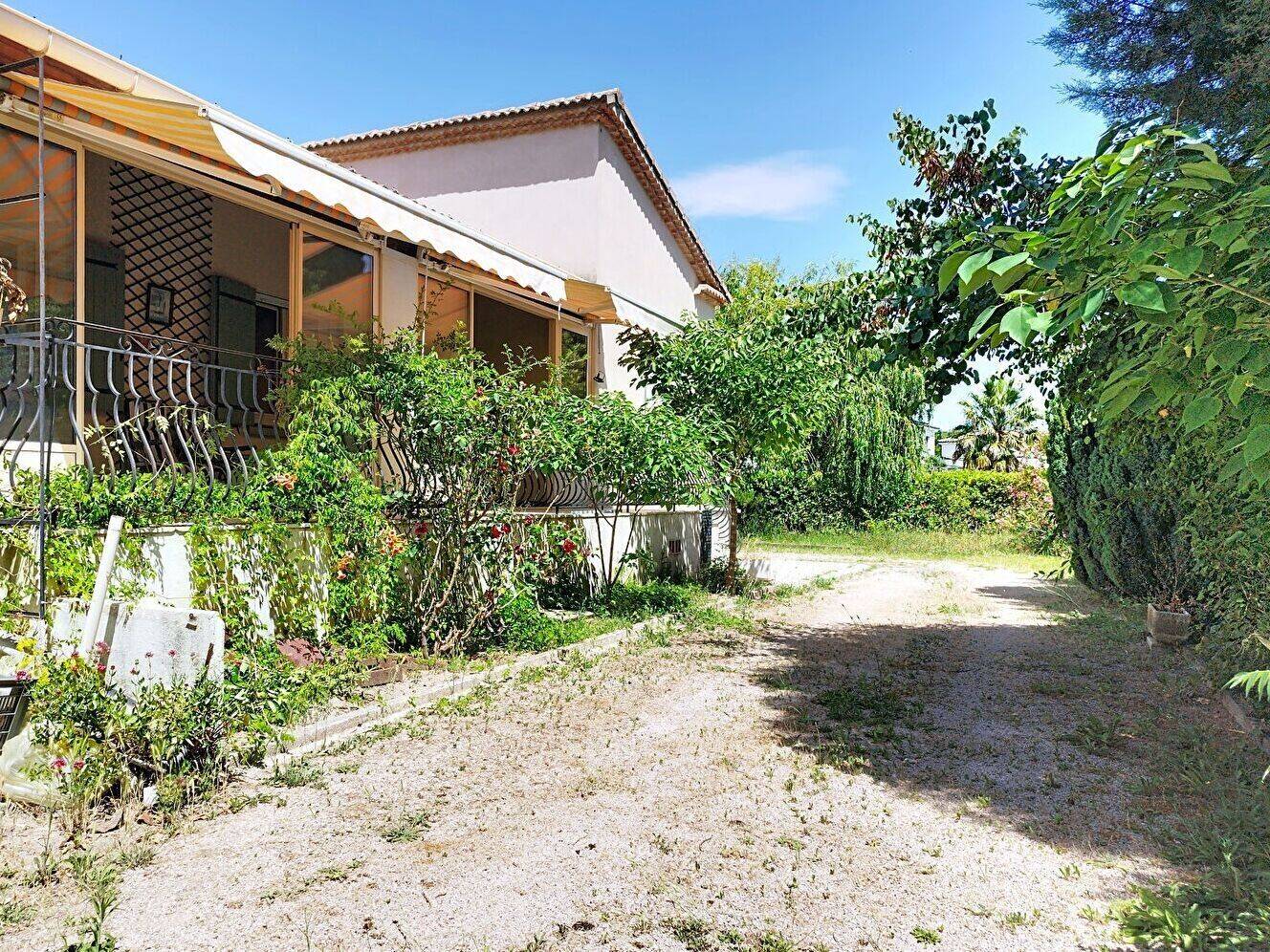 Maison 4 pièces 106 m² · à Saint-Laurent-des-Arbres · 106 m² · 368 000 €