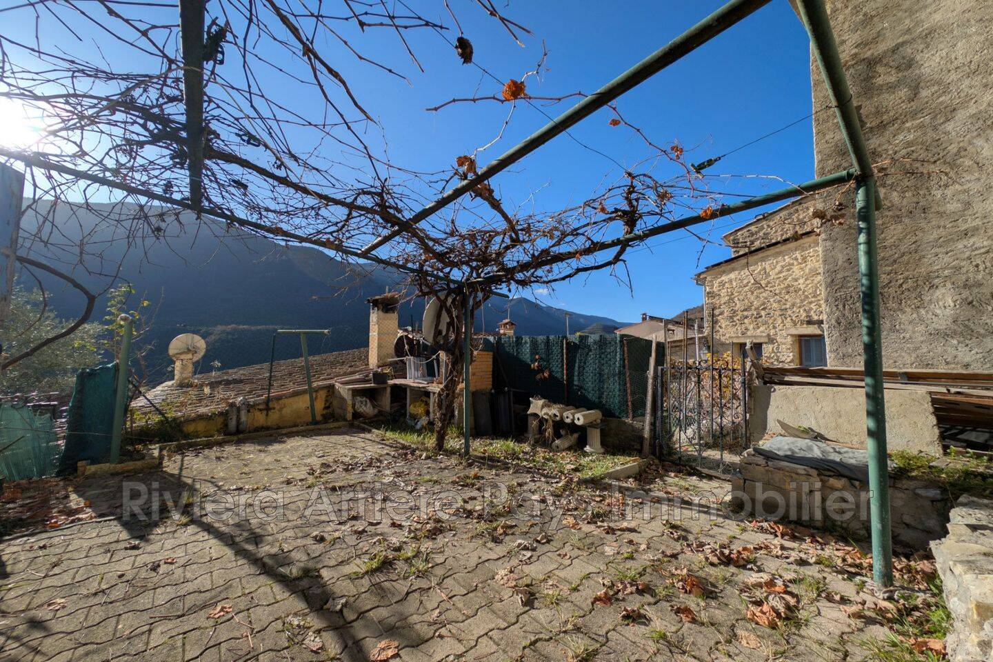 Maison 3 pièces 70 m² · à Aiglun · 70,5 m² · 100 000 €