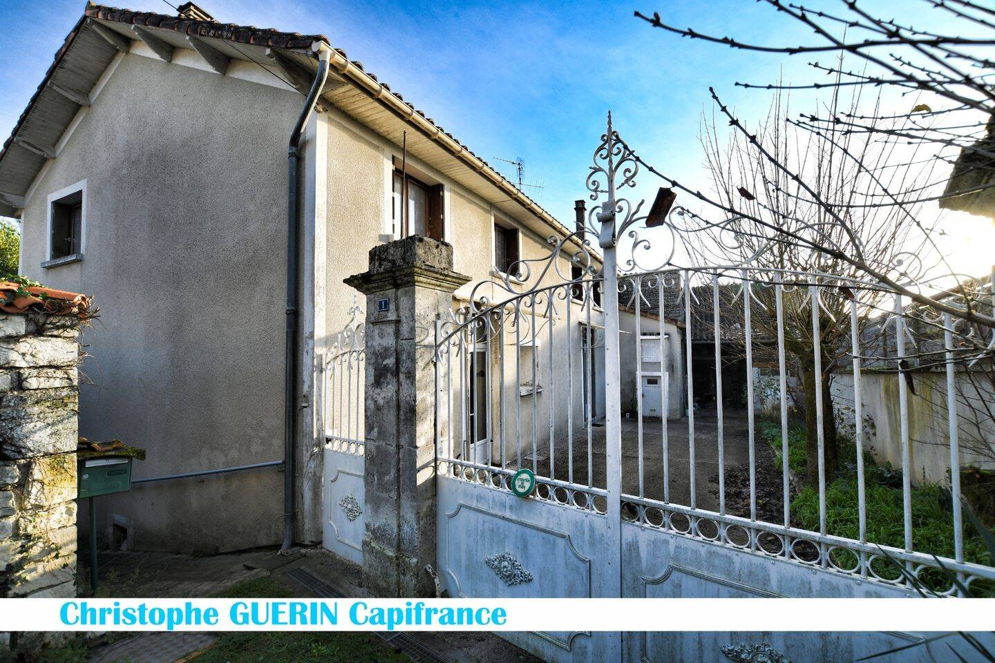 Maison 8 pièces 148 m² · à Saint-Amant-de-Boixe · 148 m² · 138 500 €