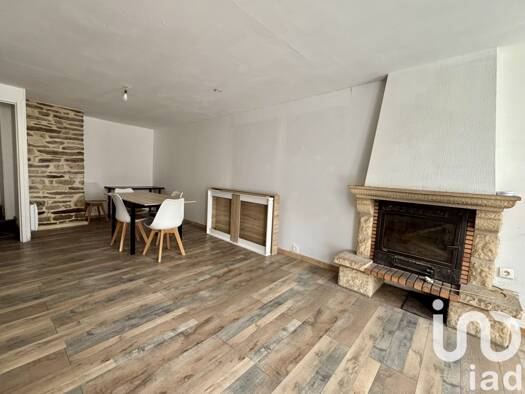 Maison à vendre 130 000 € 4 pièces 2 chambres 103 m² Maxent 35380