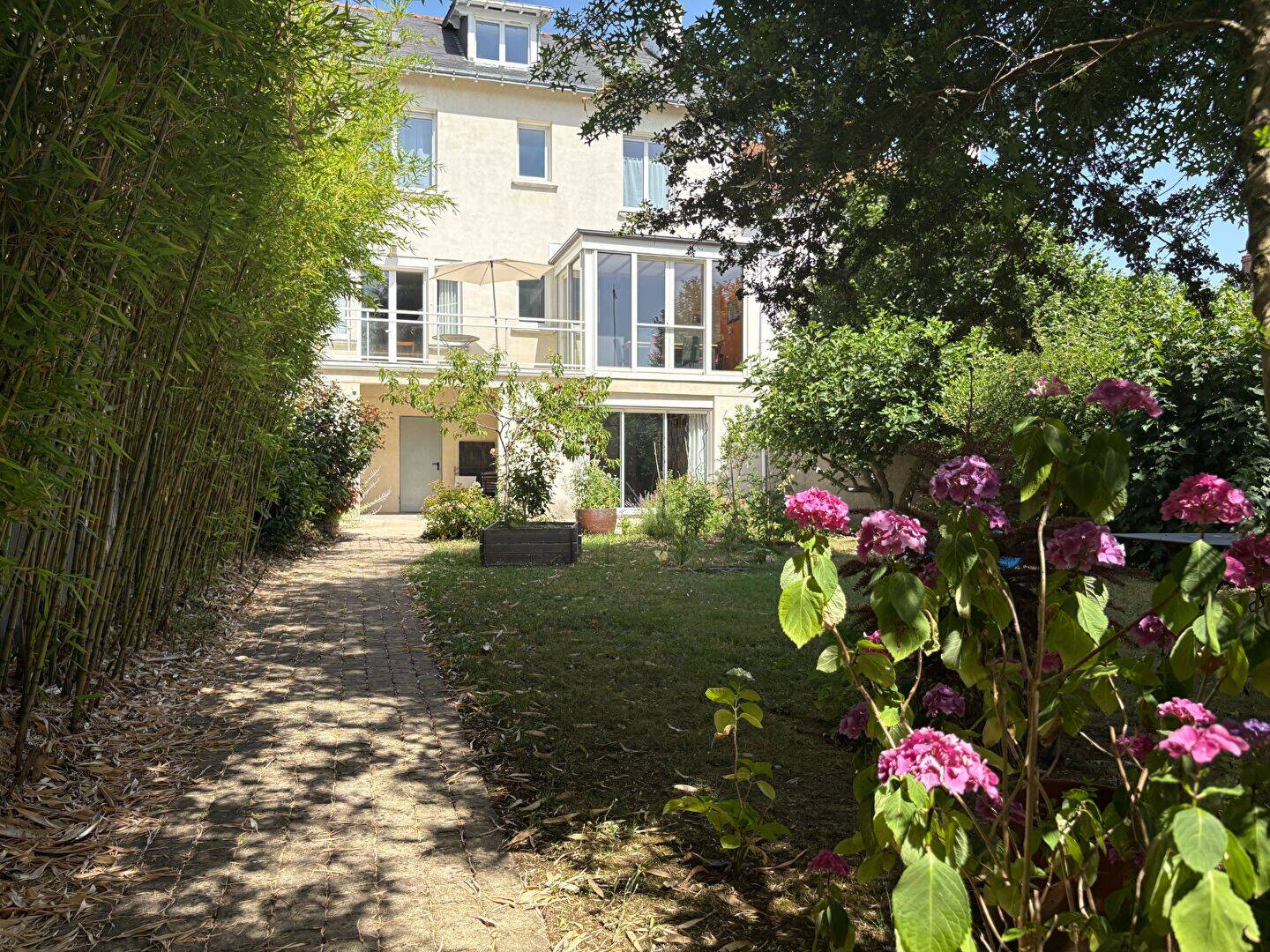Maison 9 pièces 245 m² · à Nantes · 245 m² · 1 099 000 €