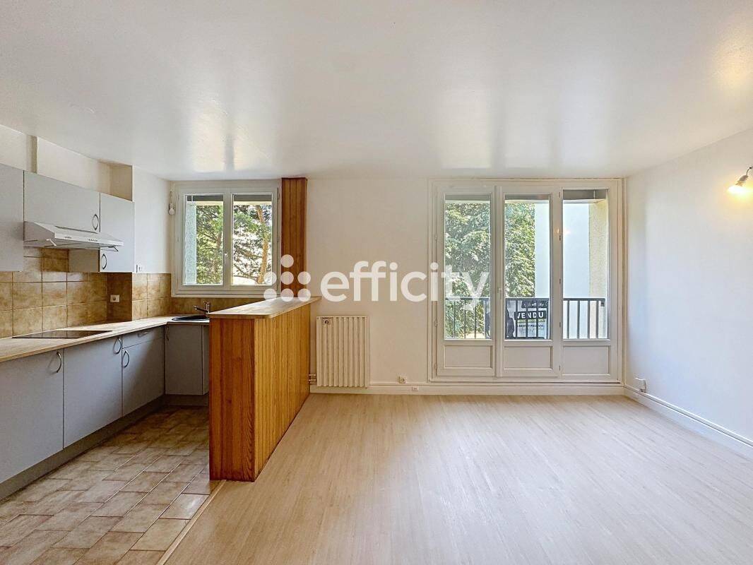 Appartement 1 pièce 32 m² · à Chilly-Mazarin · 31,7 m² · 125 000 €