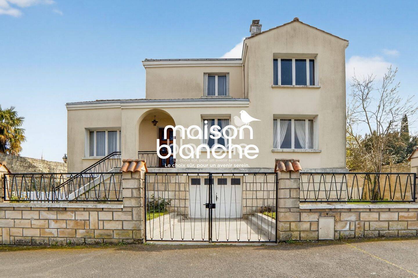 Maison 6 pièces 213 m² · à Saint-Maixent-l'École · 213 m² · 230 000 €