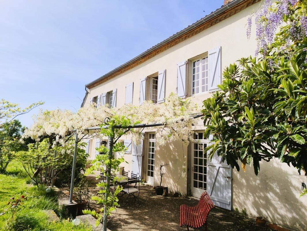 Maison 10 pièces 306 m² · à Aire-sur-l'Adour · 306 m² · 432 000 €
