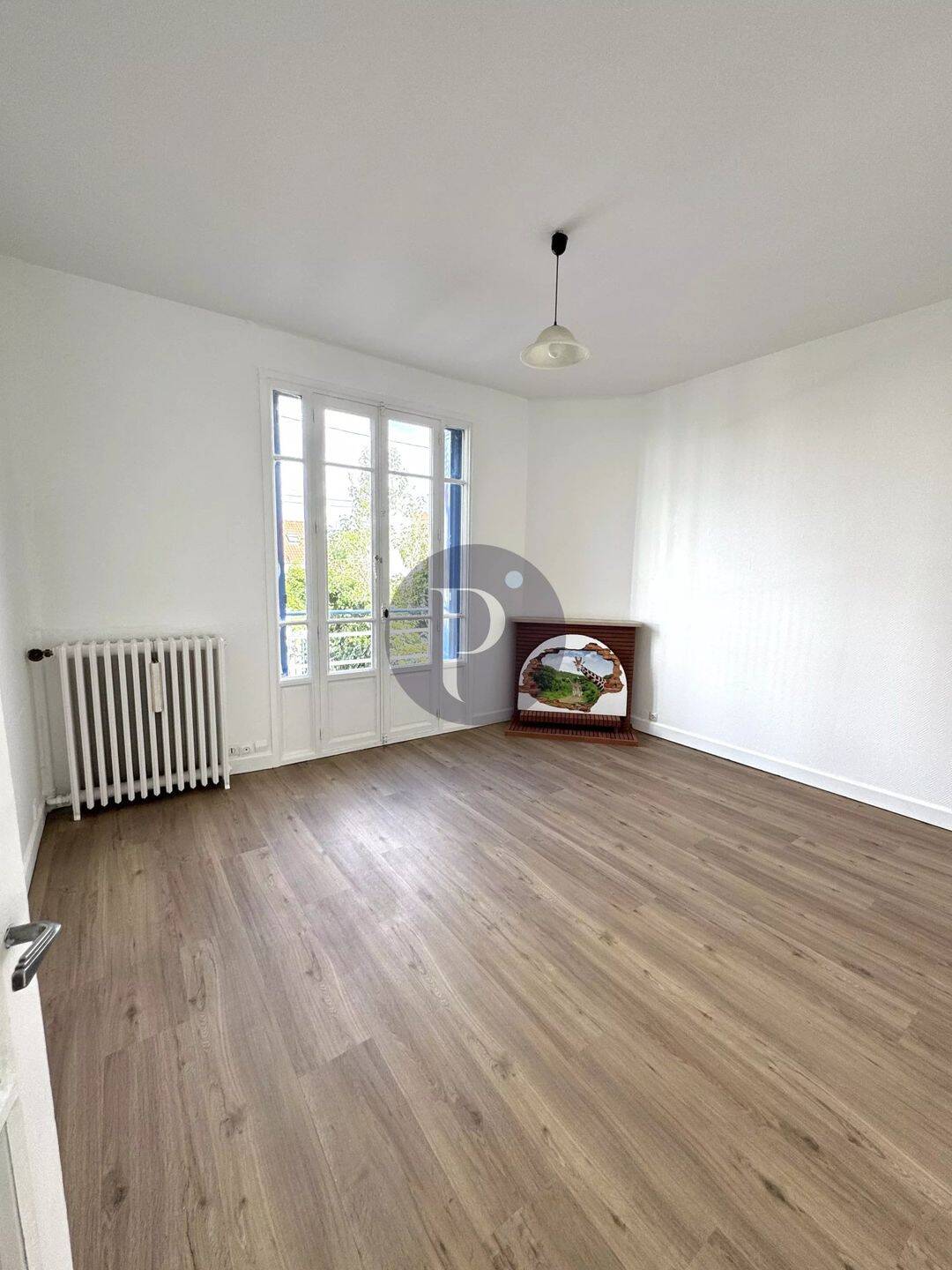 Maison 6 pièces 92 m² · à L'Haÿ-les-Roses · 91,8 m² · 2 850 €/mois