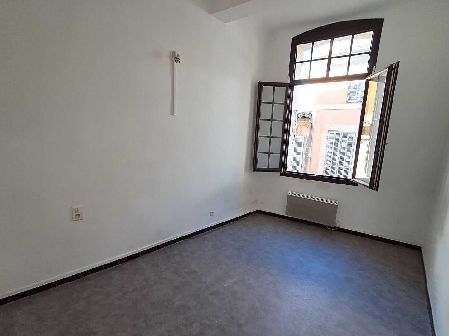 Appartement 2 pièces 30 m² · à Aix-en-Provence · 30,3 m² · 170 000 €