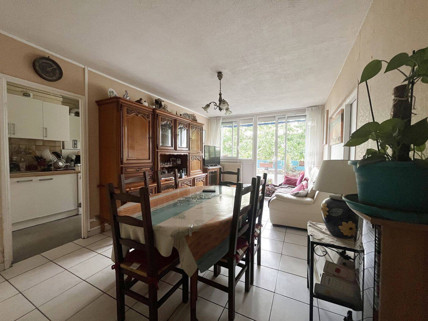 Appartement 4 pièces 77 m² · à Mérignac · 76,7 m² · 186 000 €