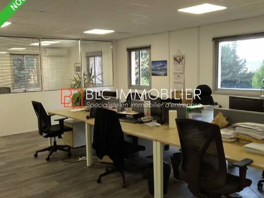 Espace bureau à louer 1 372 € 101 m² de bureaux divisible jusqu'à 101 m² Estroublans Vitrolles 13127