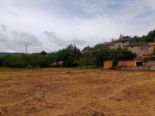 Terrain constructible viabilisé à vendre 36 000 € 935 m² de terrain Courniou 34220