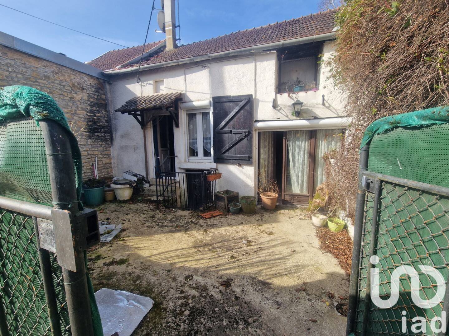 Maison 3 pièces 88 m² · à Stigny · 88 m² · 29 000 €