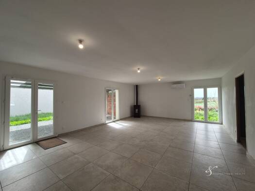 Maison de plain-pied à vendre 225 000 € 3 pièces 2 chambres 108 m² 1 840 m² de terrain Albi 81000