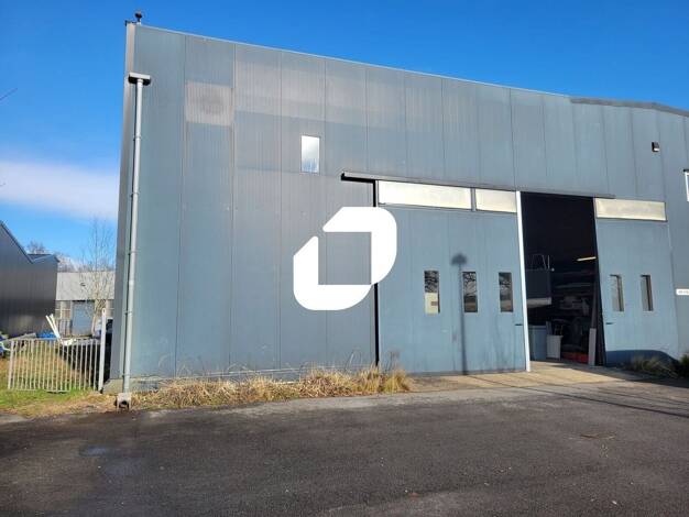 Entrepôt à vendre 560 000 € 657 m² d'espace de stockage La Campagne Bouaye 44830