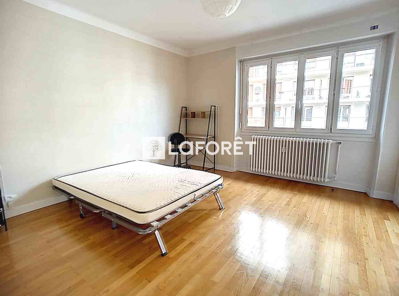 5 pièces 108 m² · à Chambéry · 107,8 m² · 550 €/mois