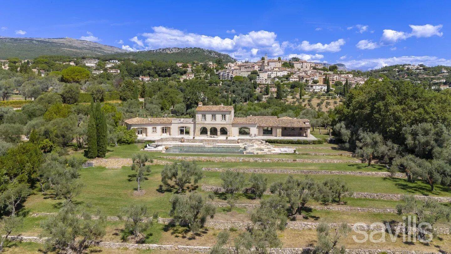 Maison 8 pièces 550 m² · à Châteauneuf-Grasse · 550 m² · 8 975 000 €