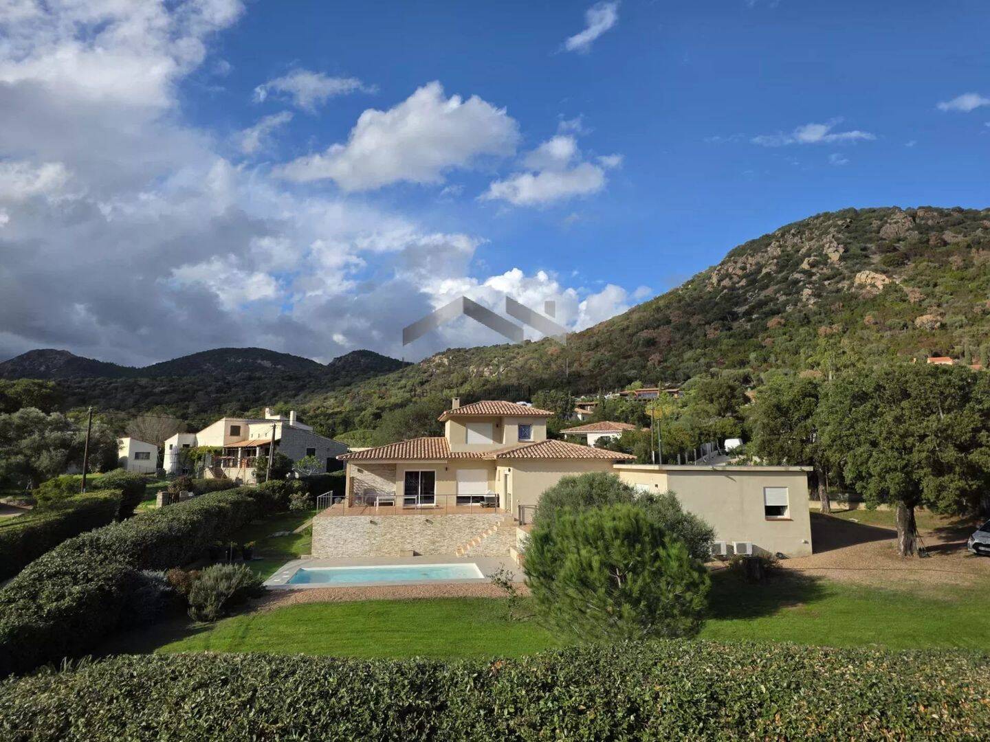 Maison 5 pièces 168 m² · à Zonza · 168 m² · 950 000 €