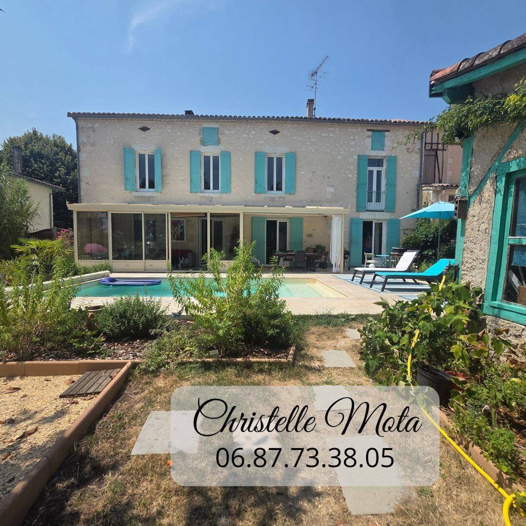 Maison 8 pièces 330 m² · à Castillonnès · 330 m² · 381 600 €