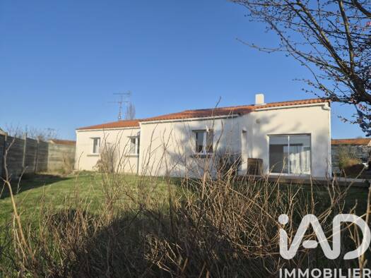 Maison de plain-pied à vendre 268 000 € 5 pièces 3 chambres 123 m² 710 m² de terrain Nesmy 85310