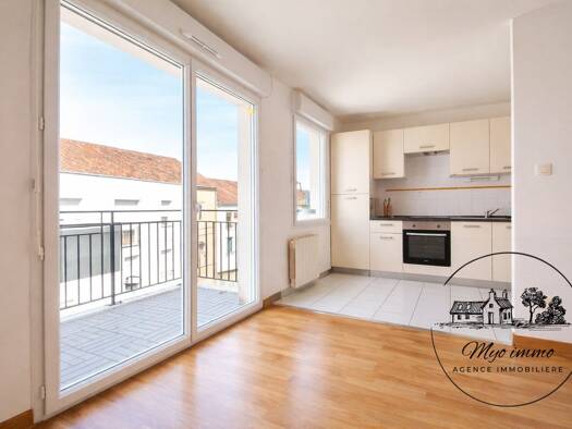 Appartement à vendre 188 100 € 4 pièces 2 chambres 72,5 m² Étage 2/2 Indre 44610