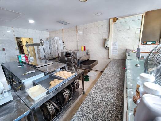 Pizzeria à vendre Fonds de commerce 312 000 € 100 m² d'espace de restauration Bourg-Charité Narbonne 11100