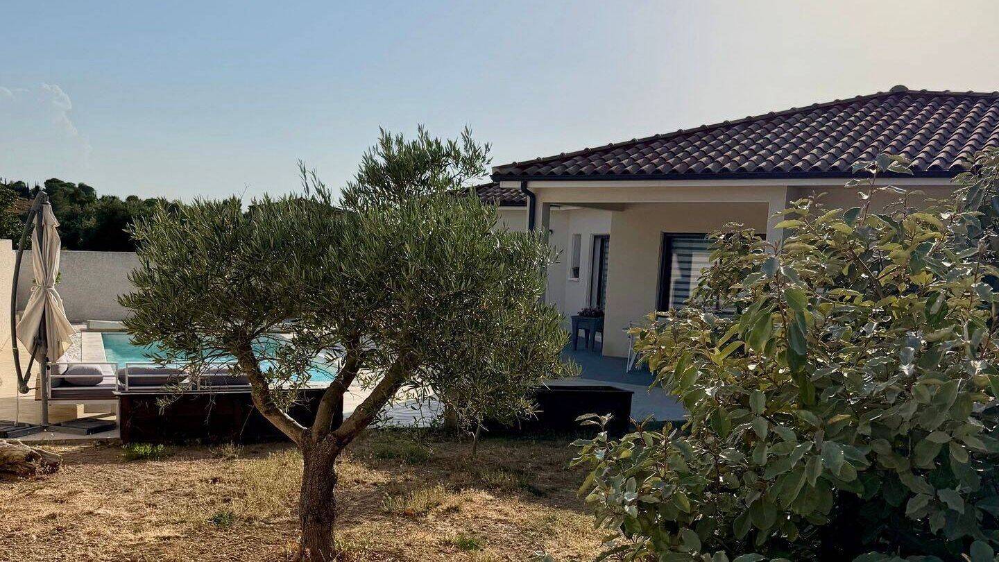 Maison 4 pièces 140 m² · à Bizanet · 140 m² · 395 000 €