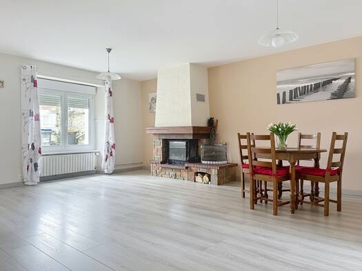 Maison à vendre 235 500 € 4 pièces 3 chambres 83,5 m² 180 m² de terrain Tourlaville Place Cherbourg-en-Cotentin 50110