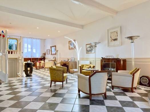 Appartement à vendre 634 400 € 4 pièces 3 chambres 122 m² RDC/2 Centre Ville La Rochelle 17000
