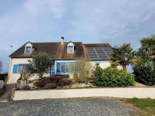 Maison à vendre 262 000 € 11 pièces 7 chambres 243 m² 3 263 m² de terrain Antoigne Châtellerault 86100