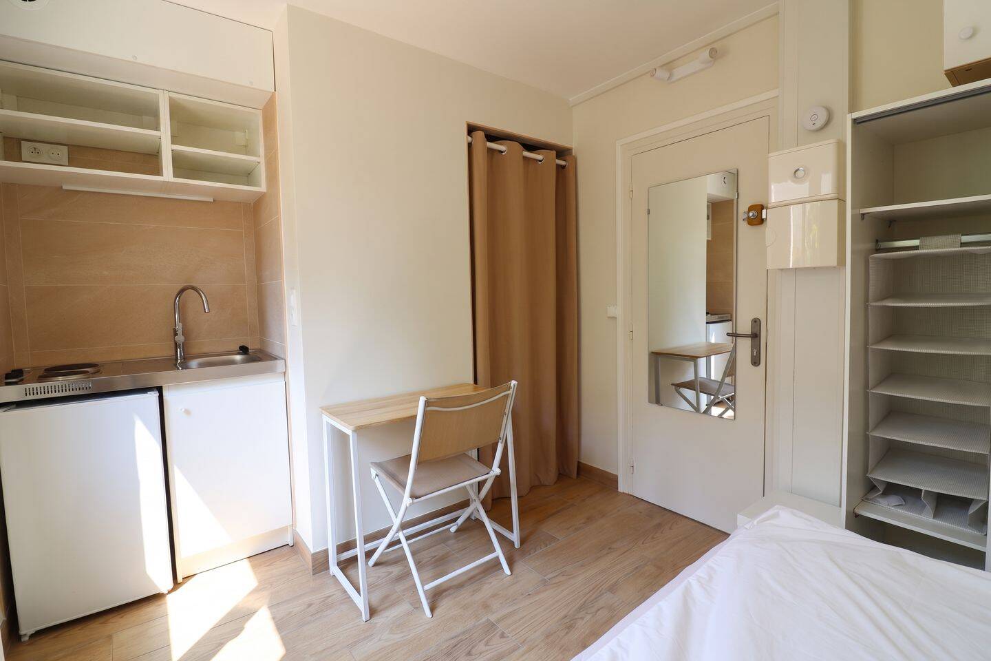 Appartement 1 pièce 10 m² · à Versailles · 10 m² · 680 €