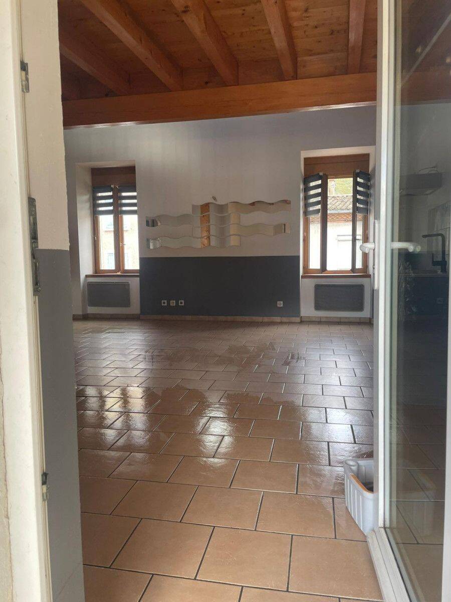 Appartement 5 pièces 100 m² · à Crozes-Hermitage · 100 m² · 890 €