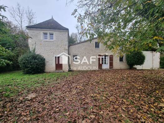 Maison à vendre 318 000 € 8 pièces 4 chambres 202 m² 7 648 m² de terrain Prignac 17160