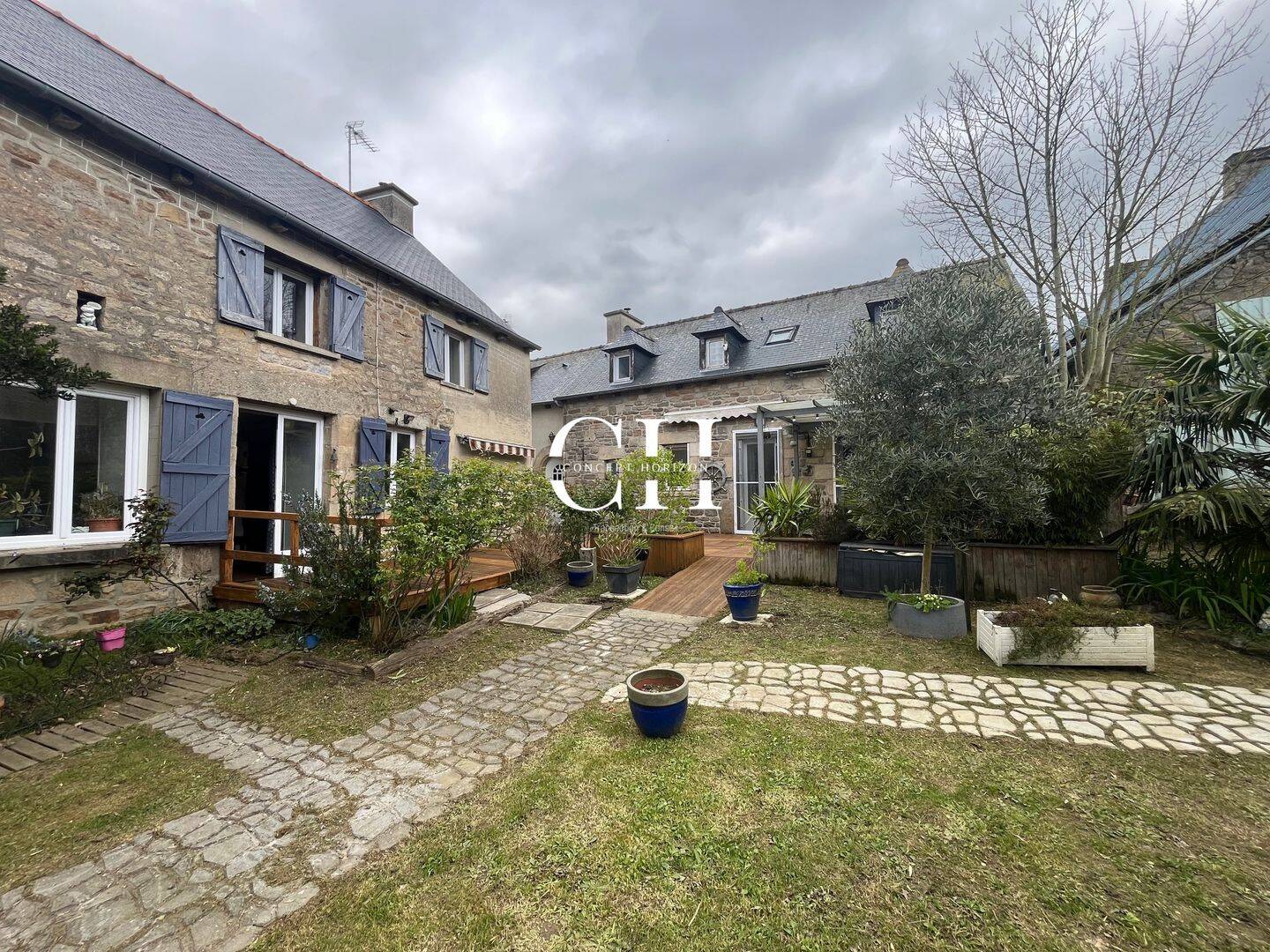 Maison 8 pièces 194 m² · à Sévignac · 194 m² · 275 300 €