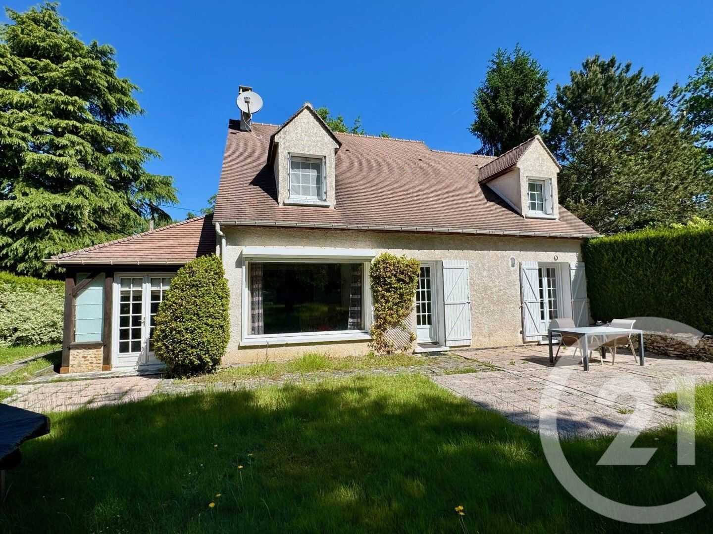 Maison 7 pièces 170 m² · à Bullion · 170 m² · 549 000 €