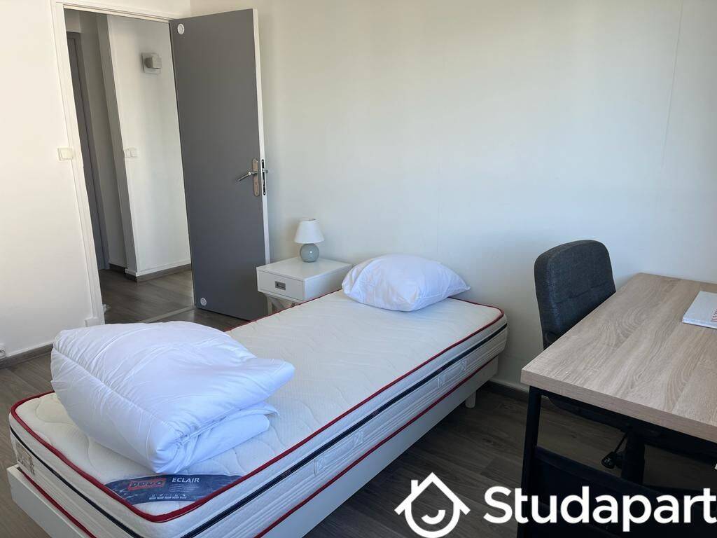 1 pièce 11 m² · à Mont-Saint-Aignan · 11 m² · 450 €