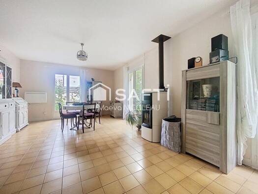 Maison à vendre 253 000 € 4 pièces 3 chambres 112 m² 674 m² de terrain Est Surgères 17700