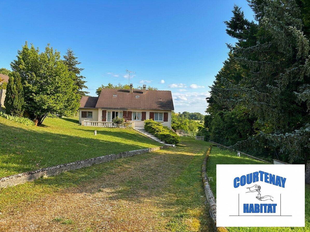 Maison 5 pièces 142 m² · à Charny Orée de Puisaye · 142 m² · 159 000 €