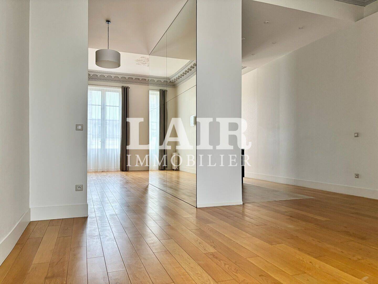 5 pièces 143 m² · à Alençon · 143 m² · 2 000 €