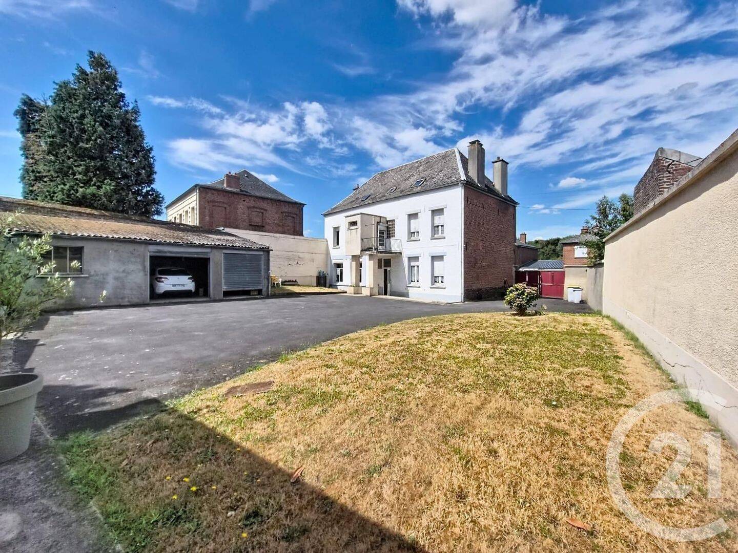 Maison 9 pièces 175 m² · à Le Cateau-Cambrésis · 175 m² · 145 000 €
