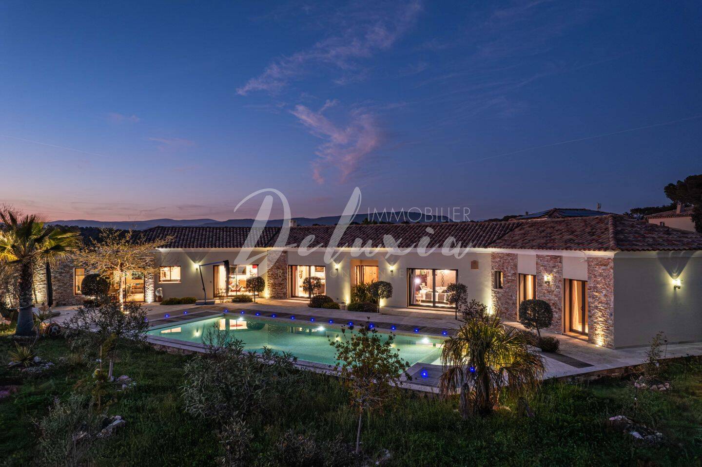 Maison 5 pièces 228 m² · à Roquebrune-sur-Argens · 228 m² · 975 000 €
