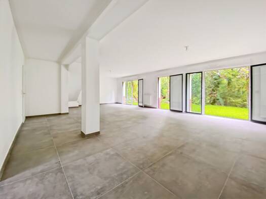 Maison à vendre 465 000 € 6 pièces 4 chambres 141 m² 415 m² de terrain Bas du Domaine de la Vallée Mantes-la-Ville 78711