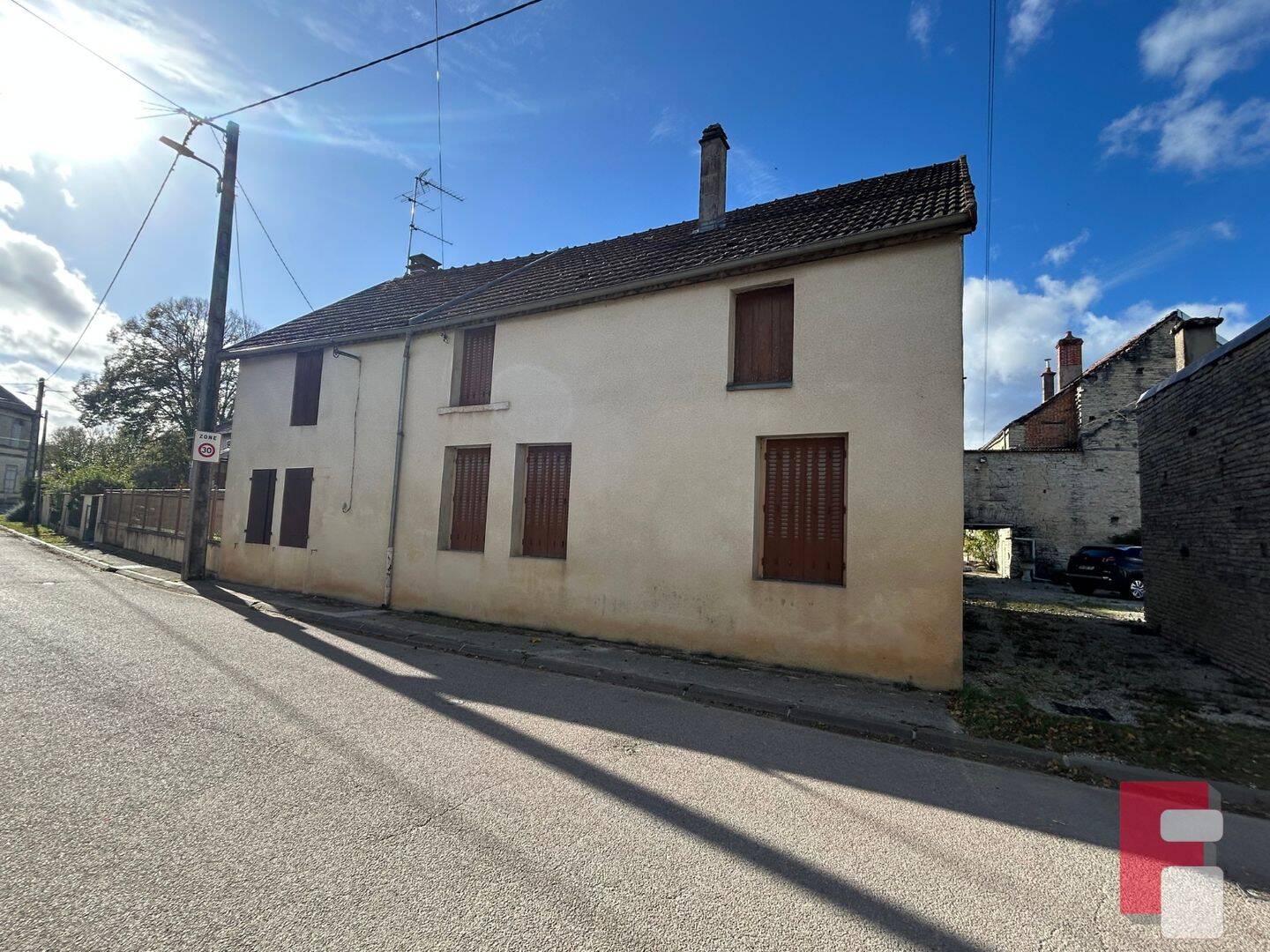 Maison 4 pièces 95 m² · à Gomméville · 95 m² · 50 000 €