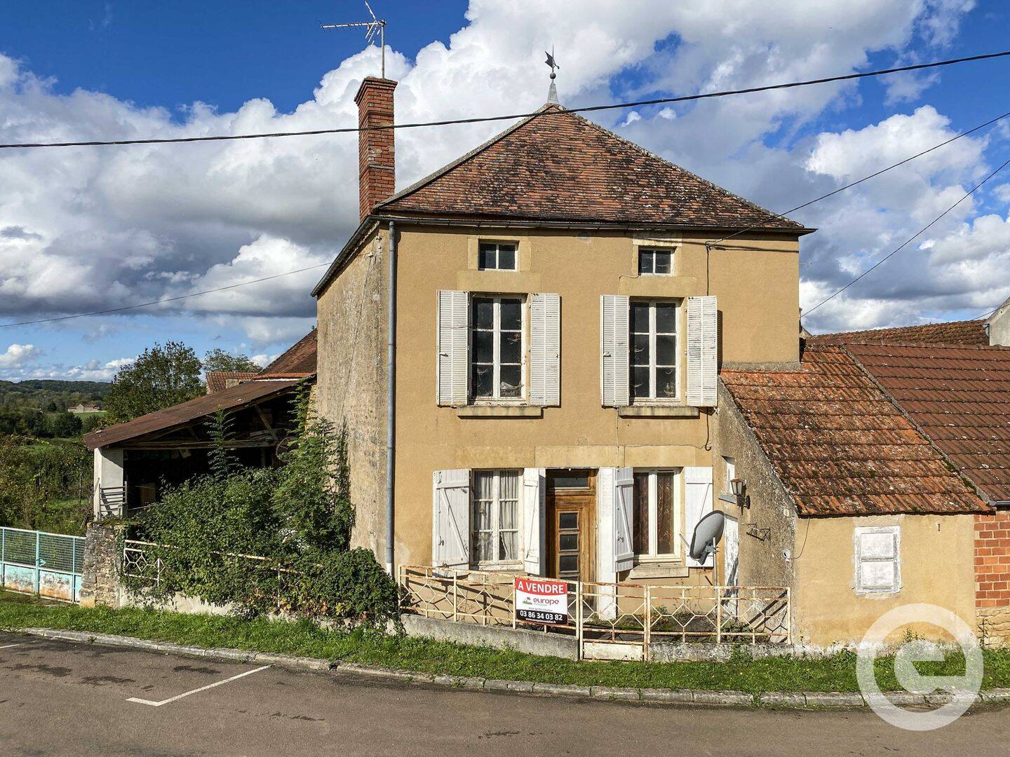 Maison 6 pièces 117 m² · à L'Isle-sur-Serein · 117 m² · 35 000 €