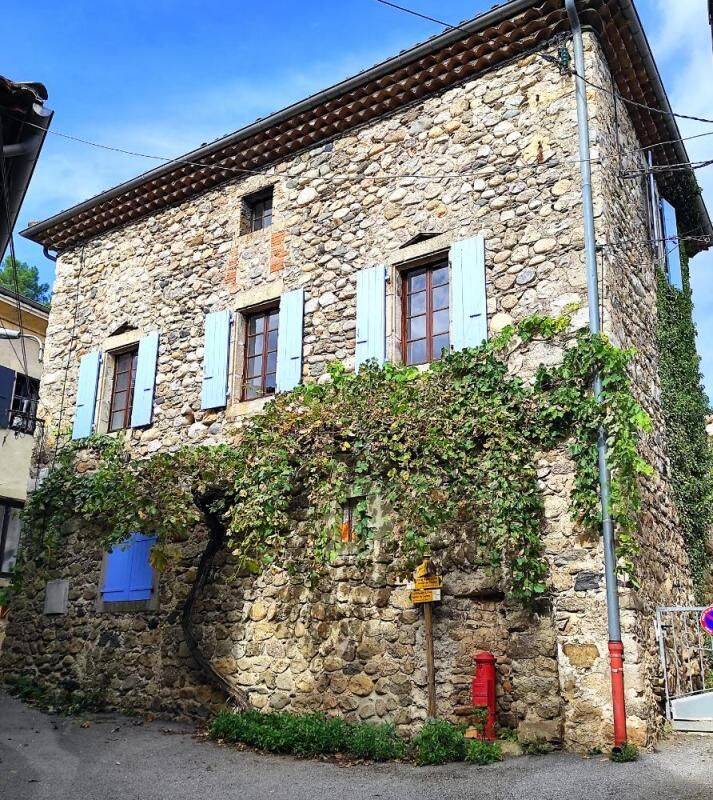 Maison 6 pièces 91 m² · à Saint-Fortunat-sur-Eyrieux · 91 m² · 890 €