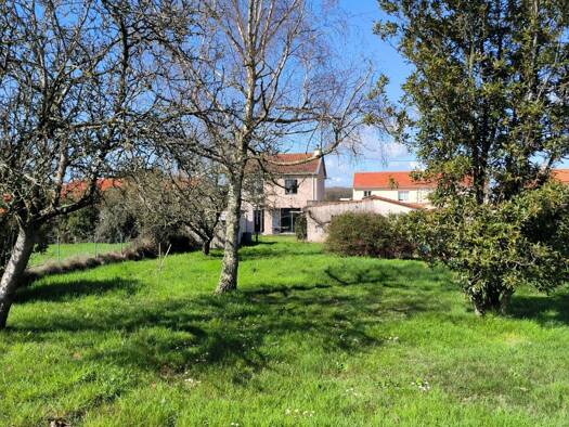 Maison à vendre 251 000 € 4 pièces 3 chambres 75 m² 1 058 m² de terrain Les Couëts Sud Bouguenais 44340